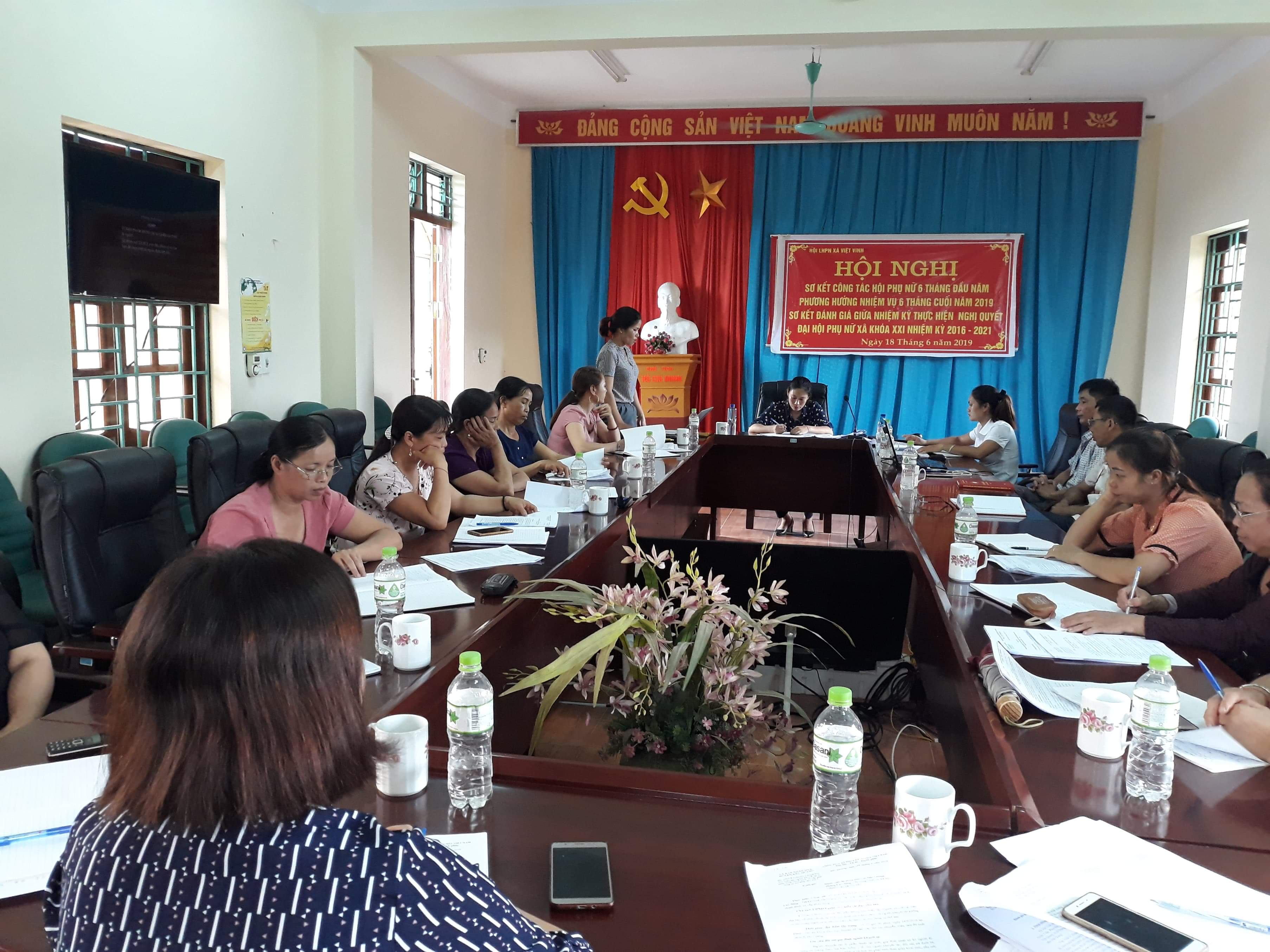 Hội LHPN xã Việt Vinh tổ chức sơ kết công tác hội