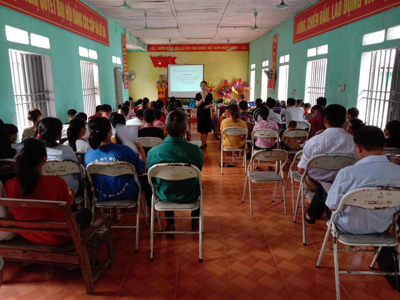 Sở LĐTBXH tỉnh Hà Giang tập huấn nâng cao năng lực, kỹ năng phòng ngừa xâm hại trẻ em tại xã Việt Vinh.