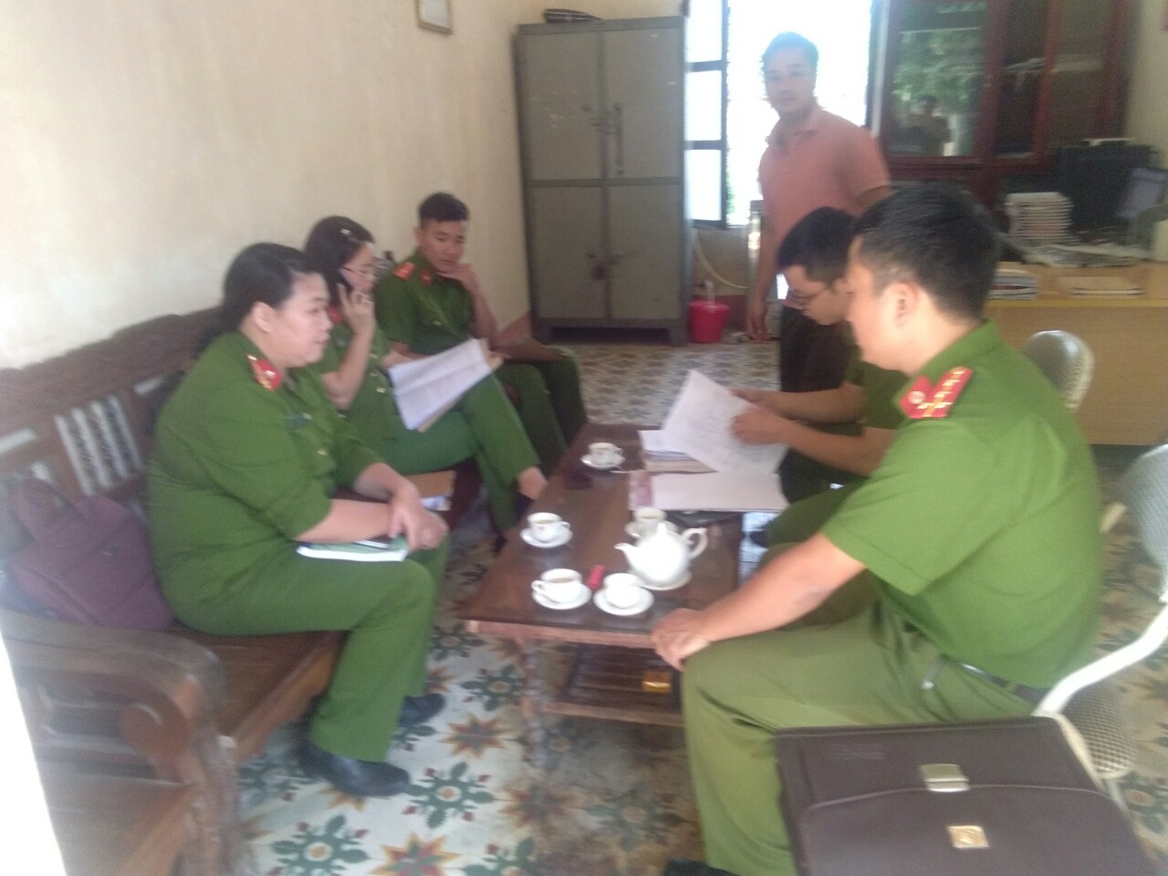 Phòng CSQLHC về TTXH (Phòng cảnh sát quản lý hành chính về trật tự xã hội) công an tỉnh Hà Giang kiểm tra tại xã Việt Vinh.