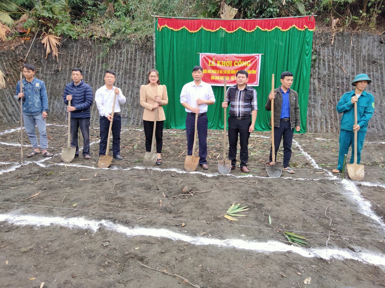 UBND xã Việt Vinh tổ chức lễ Khởi công xây dựng nhà nhân ái cho hộ nghèo.